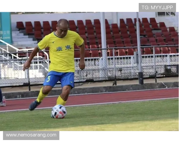 凯发足球官网下载app功能介绍与使用技巧，助你成为足球比赛的专家